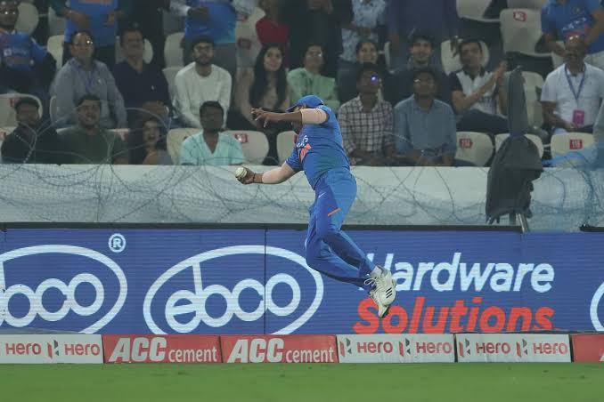 Hyderabad, Yuvraj Singh, fielding, IND vs WI, Rajiv Gandhi Stadium