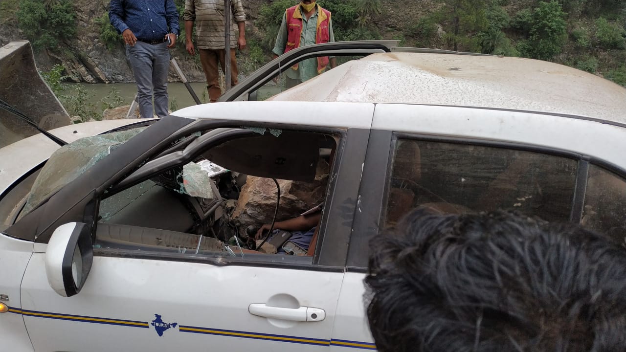 mandi, Road accident in mandi,