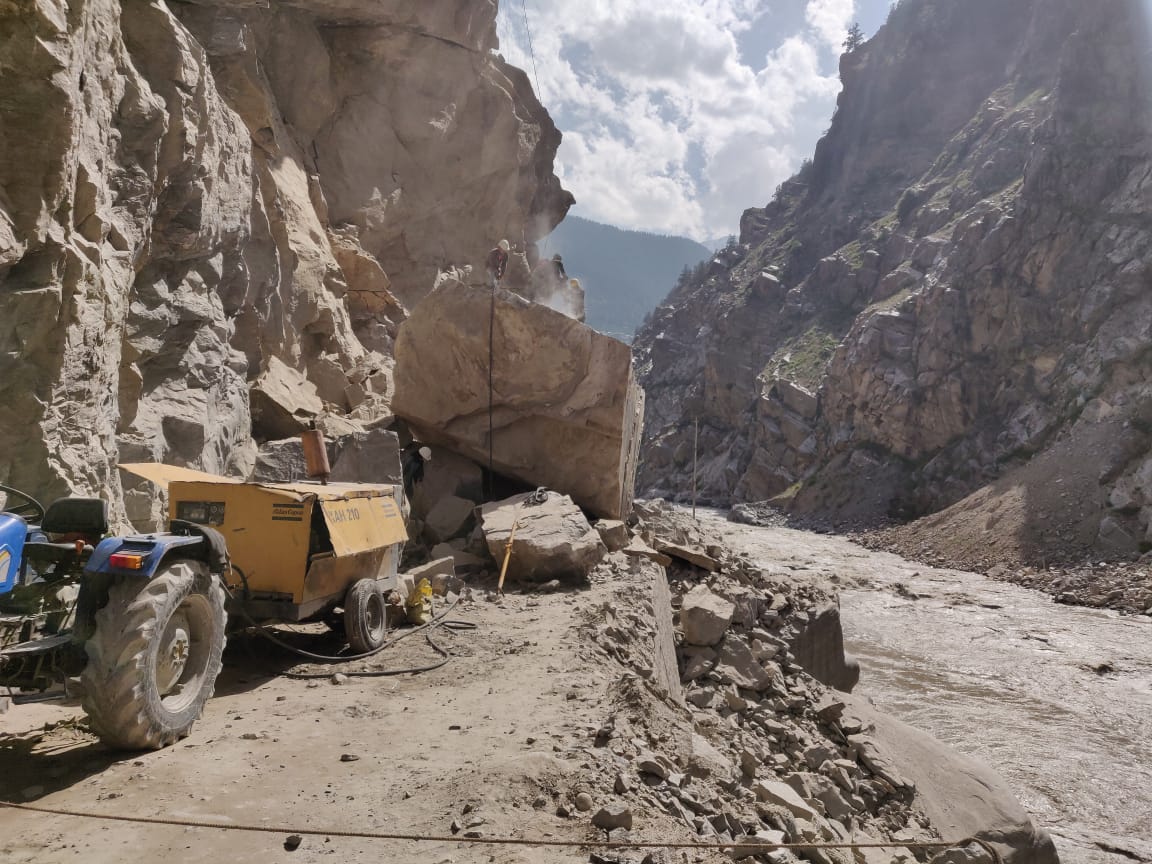 landslide in kinnaur