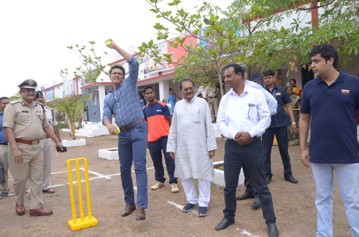 cm bhupesh baghel_hit fours and sixes_cricketer Anil Kumble