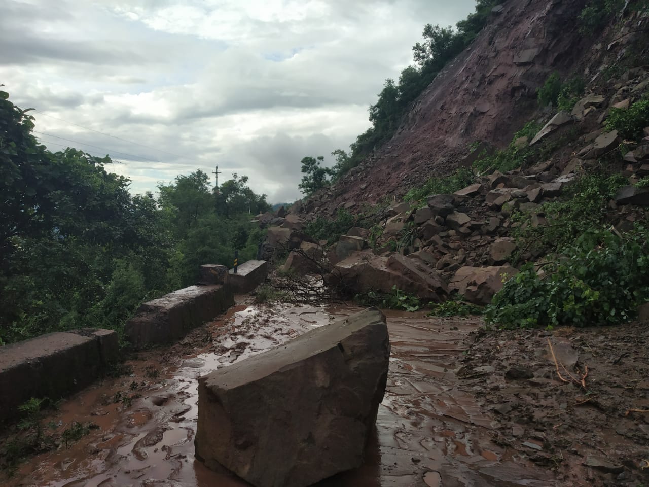 Landslide in bilaspur