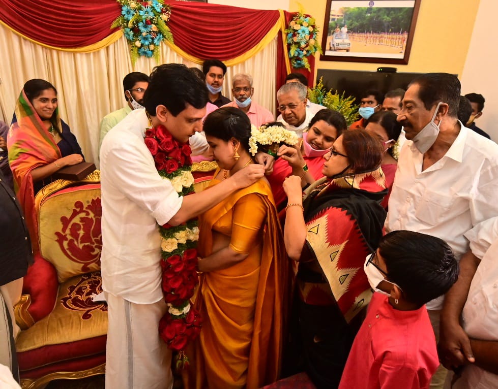 Pinarayi Vijayan's daughter Veena ties knot with DYFI leader Muhammed Riyas