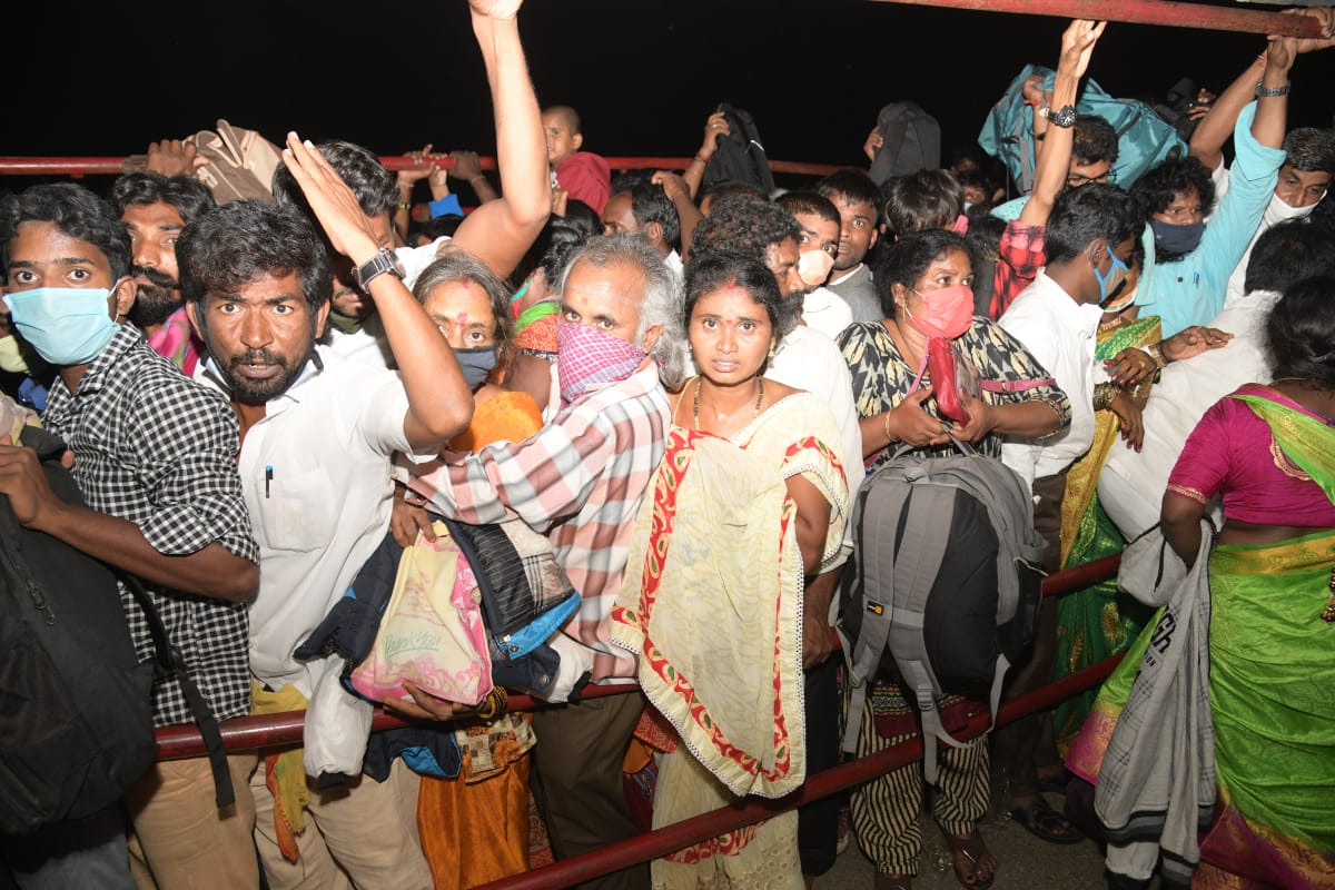 free sarvadarshan tokens at tirumala