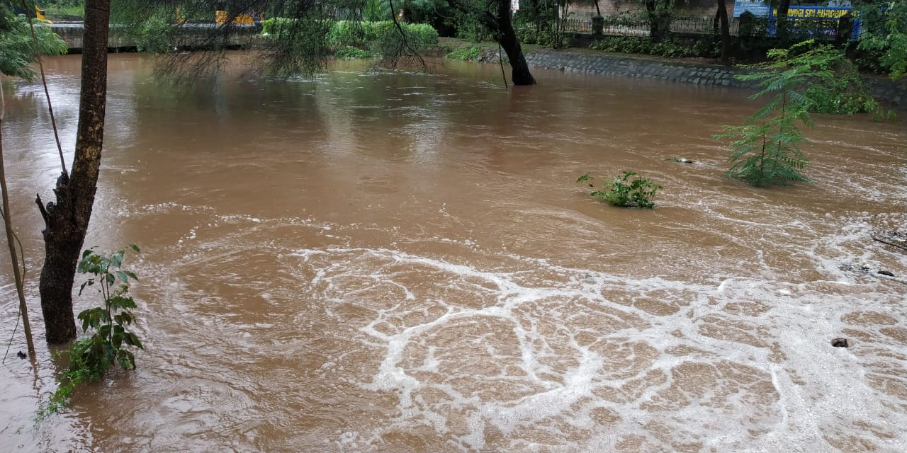 heavy rains at tirumala due to nivara cyclone