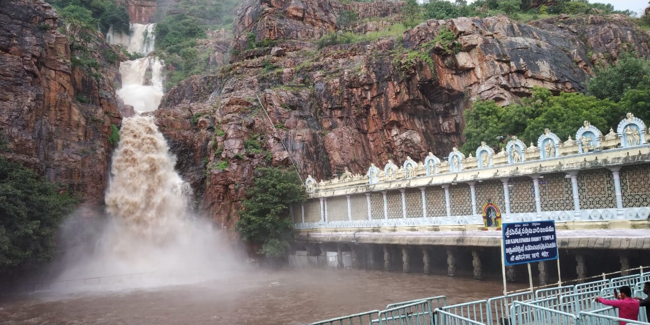 heavy rains at tirumala due to nivara cyclone