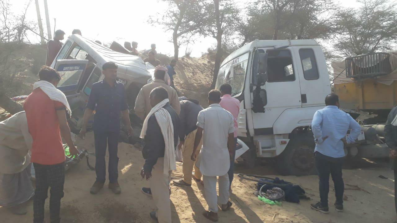 truck jeep collision 6 died in road accident in suratgarh NH 62