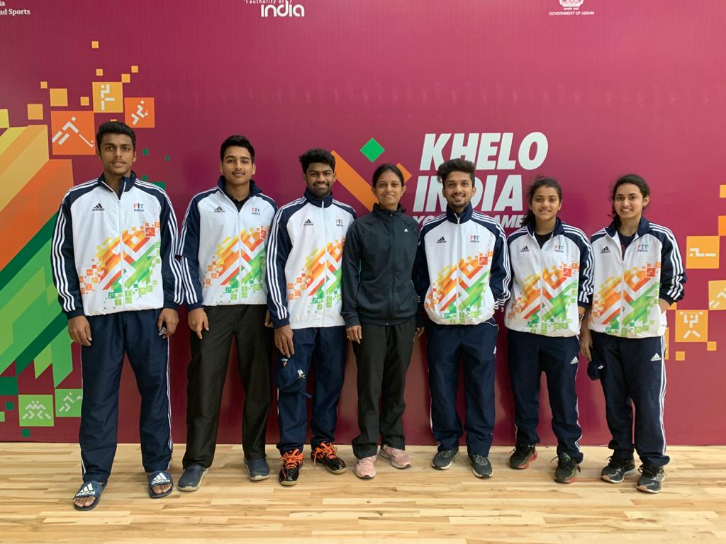 Badminton coach C.H. Deepthi with young shuttlers at Khelo India Games.