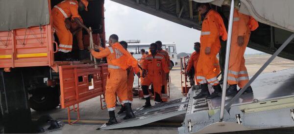 Indian Air Force in Dow-Te storm relief operation