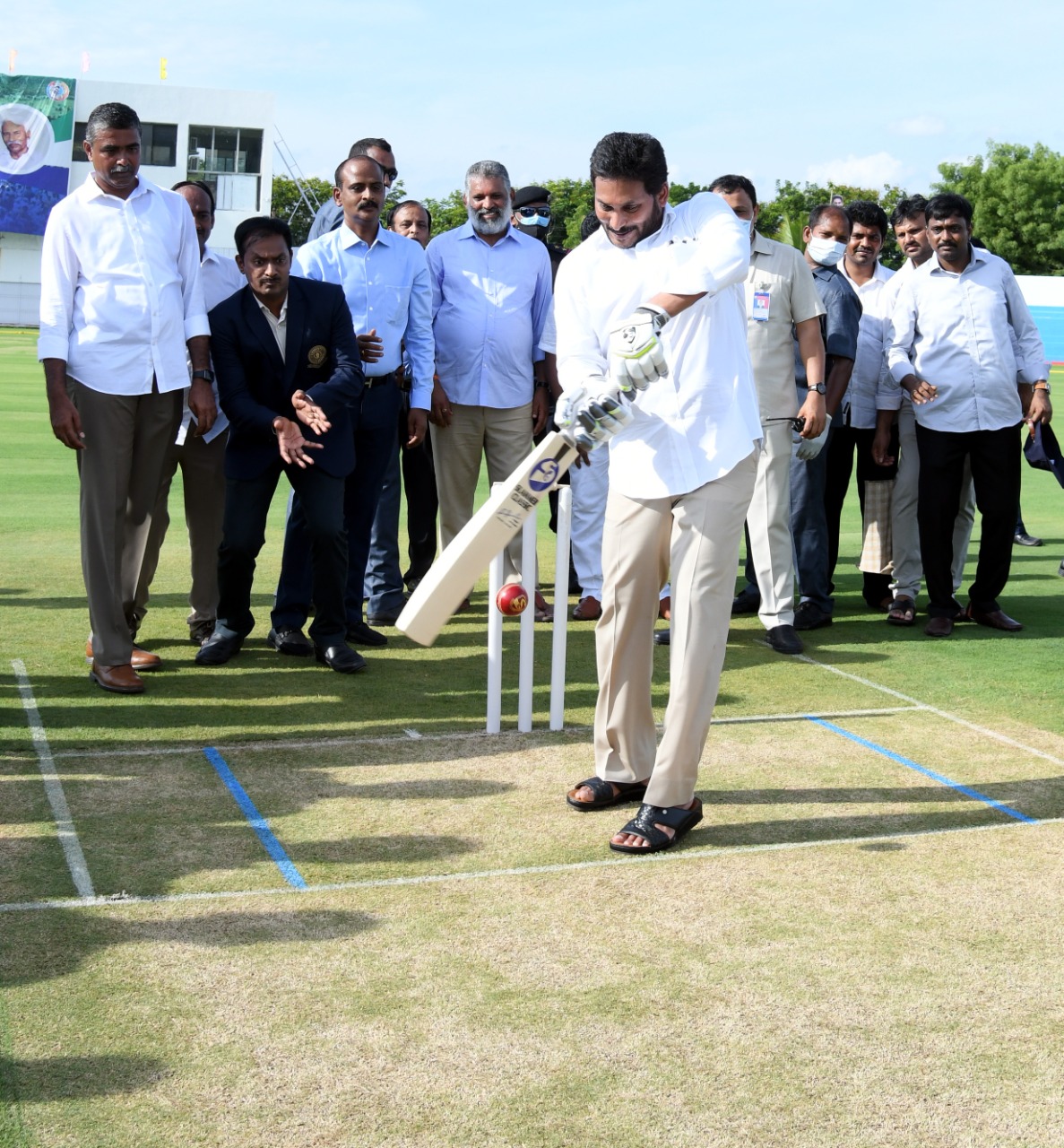 andhra-pradesh-cm-played-cricket-at-kadapa