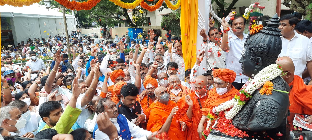 cm bsy inaugurates london basavanna statue