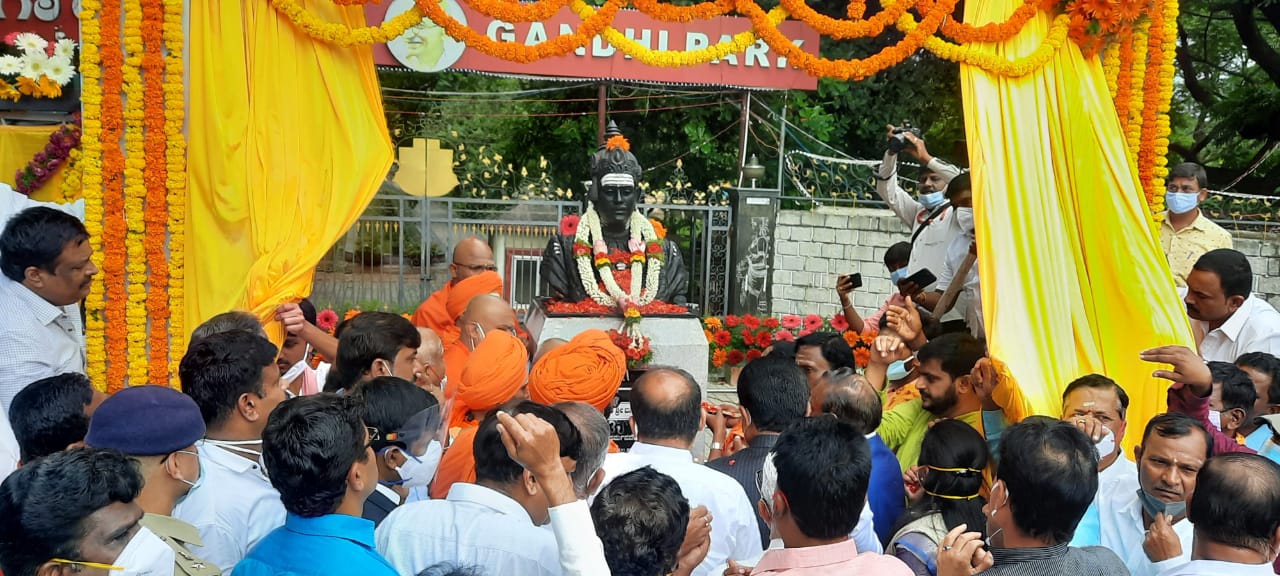 cm bsy inaugurates london basavanna statue