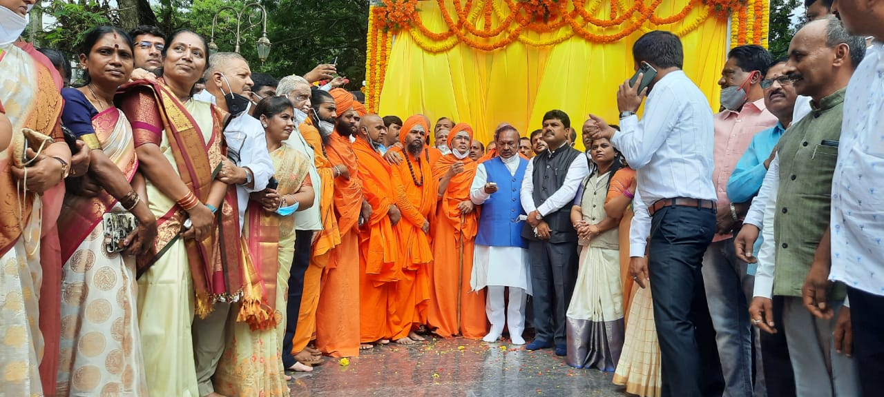 cm bsy inaugurates london basavanna statue