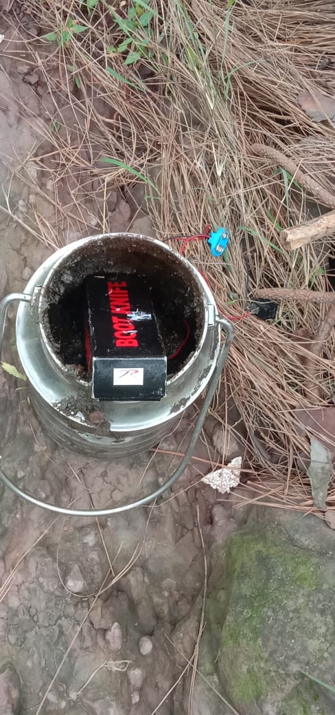 Bomb Disposal Squad  Improvised Explosive Device  Jammu-Rajouri National Highway  IED defused in J-K's Rajouri  ഇന്ത്യന്‍ ആര്‍മി  ഐഇഡി  ബോംബ് നിര്‍വീര്യമാക്കി  ജമ്മു-രജൗരി ദേശീയപാത  തീവ്രവാദി