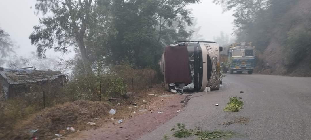 15 people injured after private Volvo bus overturned in Bilaspur road accident in bilaspur