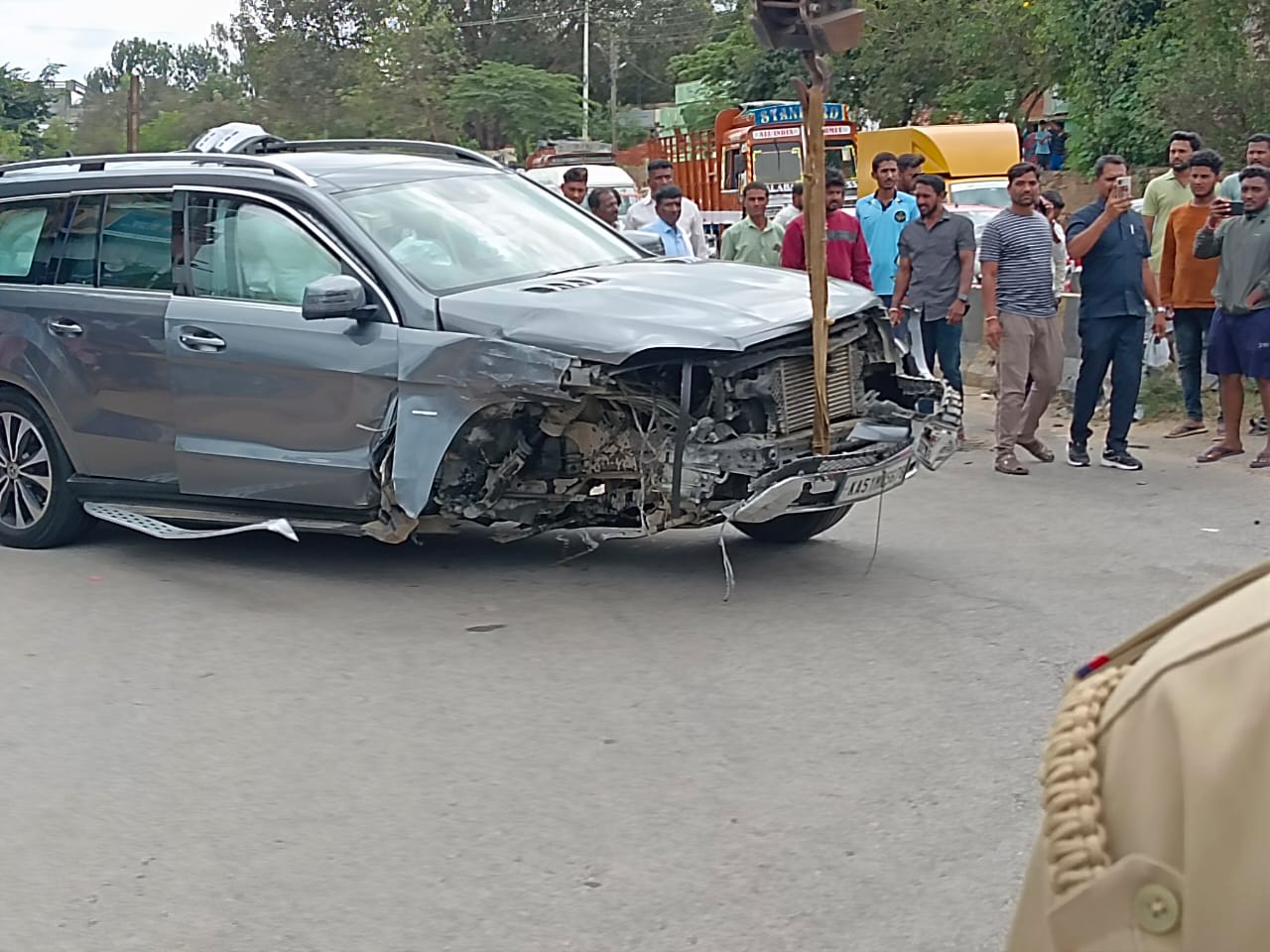 Prime Minister Modi's Brother car met with an accident near mysuru of Karnataka