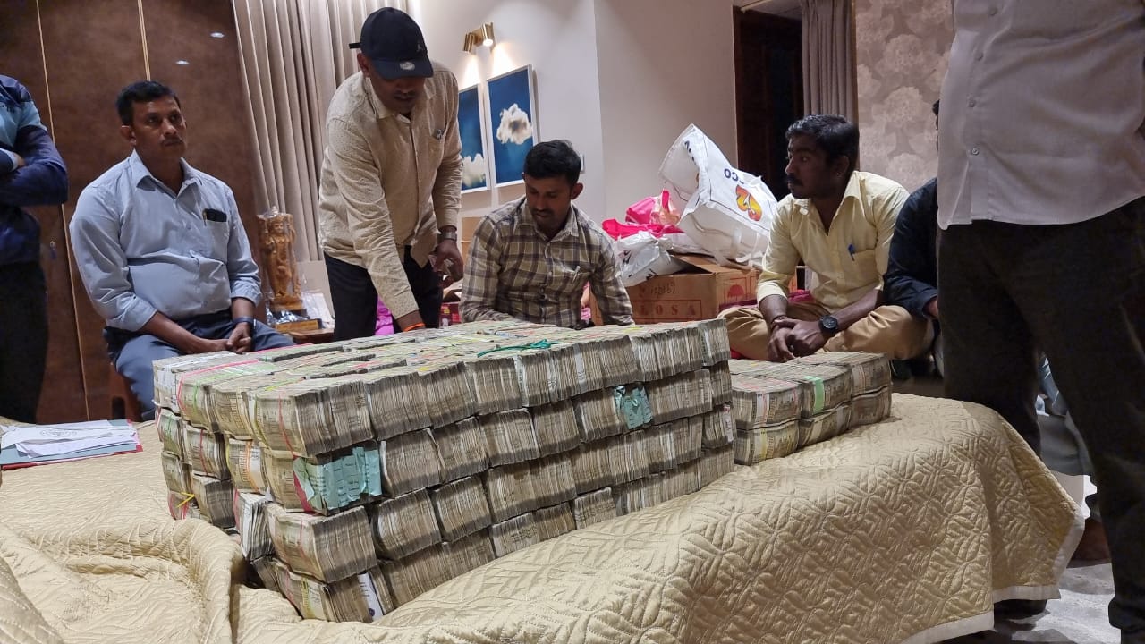 6 crores seized from BJP MLAs son