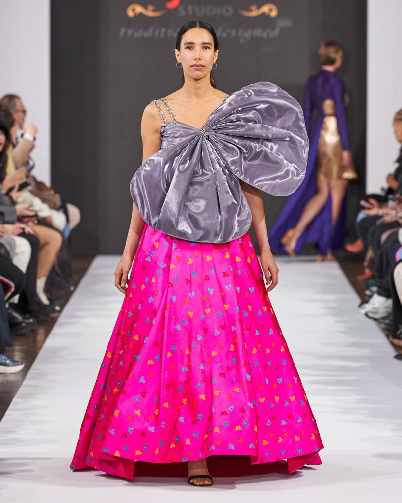 Paris Fashion Week 2023 : ફેશન વીકમાં આસામની યુવતી સંજુક્તા દત્તાનું ચિકી-મીકી કલેક્શને બધાને કર્યા મંત્રમુગ્ધ