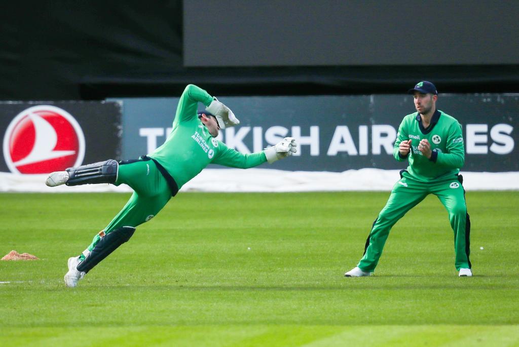 Eoin Morgan, Gary Wilson