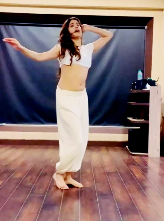 Janhvi Kapoor Showcases Jaw-Dropping Belly Dancing Moves