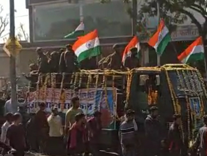 Last farewell to martyr Datram with moist eyes, Funeral performed with military honors, Shaheed Datram Jammu Kashmir Kupwara,  शहीद दाताराम जयपुर अंतिम यात्रा, शहीद दाताराम जाट अंतिम विदाई