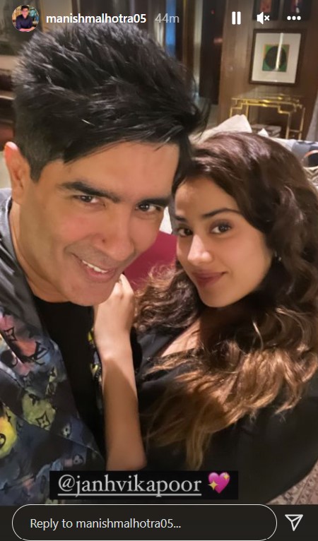 Manish Malhotra party with Gehraiyaan team  Manish Malhotra house party pictures  Deepika Padukone at Manish Malhotra party  Ishaan Khatter at Manish Malhotra party  Janhvi Kapoor Sara Ali Khan at Manish Malhotra party  Gehraiyaan release  Gehraiyaan promotions  അത്താര വിരുന്നില്‍ പിങ്കില്‍ തിളങ്ങി ദീപിക  കറുപ്പില്‍ തിളങ്ങി സാറയും ജാന്‍വിയും  അത്താഴ വിരുന്നില്‍ പങ്കെടുത്ത്‌ 'ഗെഹ്രൈയാന്‍' താരങ്ങള്‍