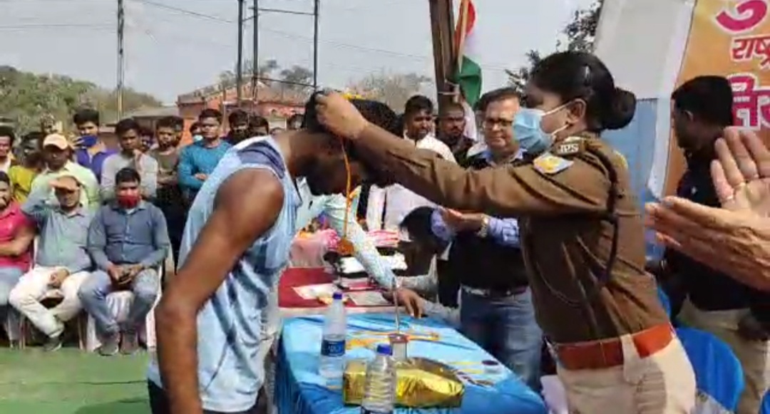 marathon race organized on national youth day in dhanbad