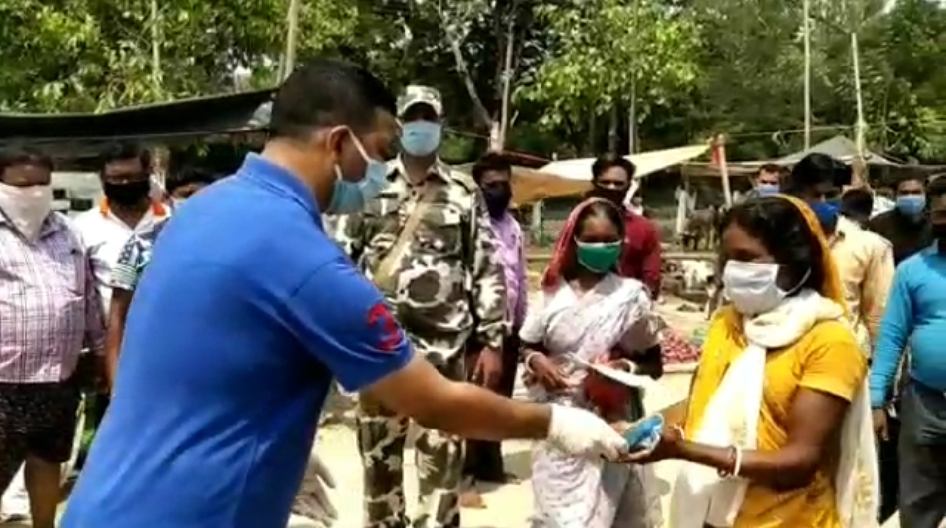 SSP Kishore Kaushal, inspection of Dhanbad vegetable market, lockdown in Jharkhand, एसएसपी किशोर कौशल, धनबाद सब्जी मंडी का निरीक्षण, झारखंड में लॉकडाउन