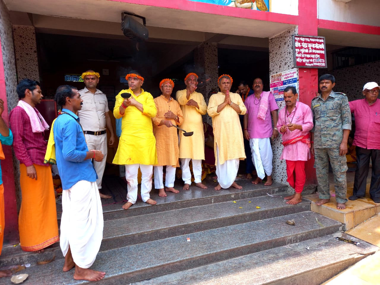 Bihar Education Minister Vijay Kumar Choudhary worshiped at Baba Basukinath in Dumka