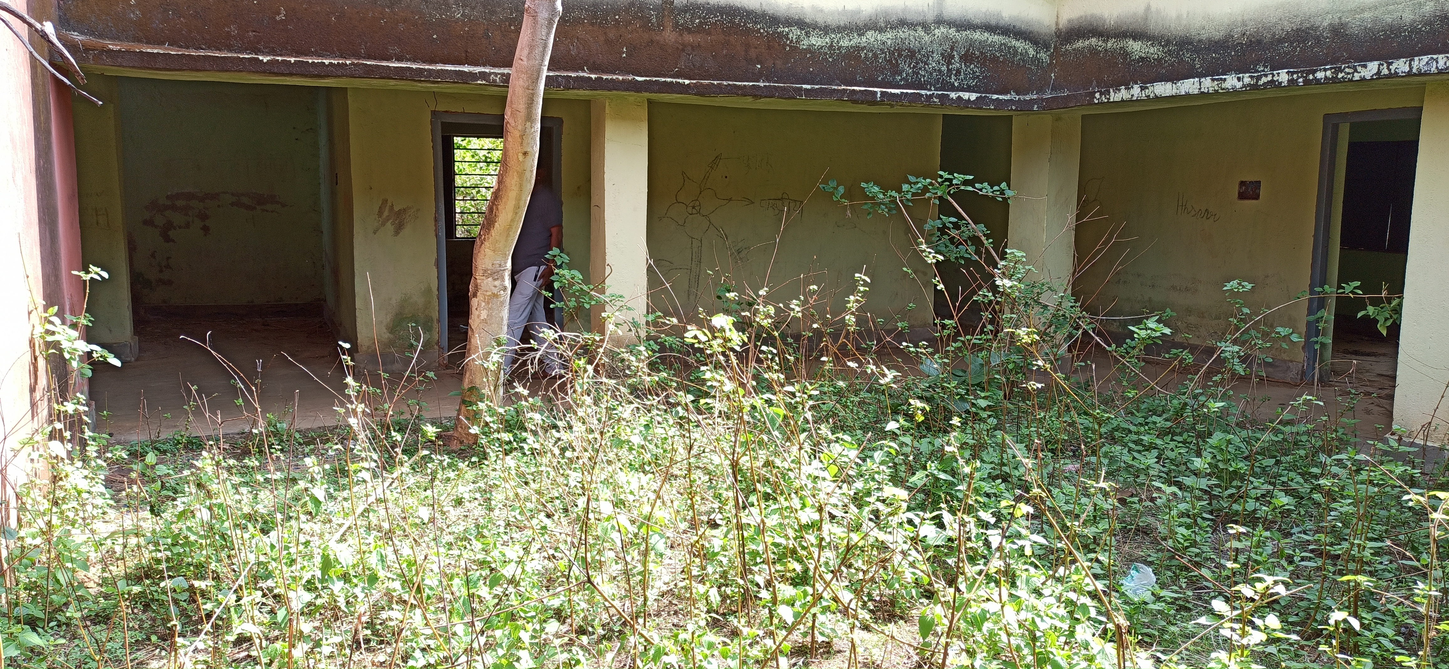 dilapidated Nirmal Gram Bhawan made booth for voting in Panchayat elections in Dumka