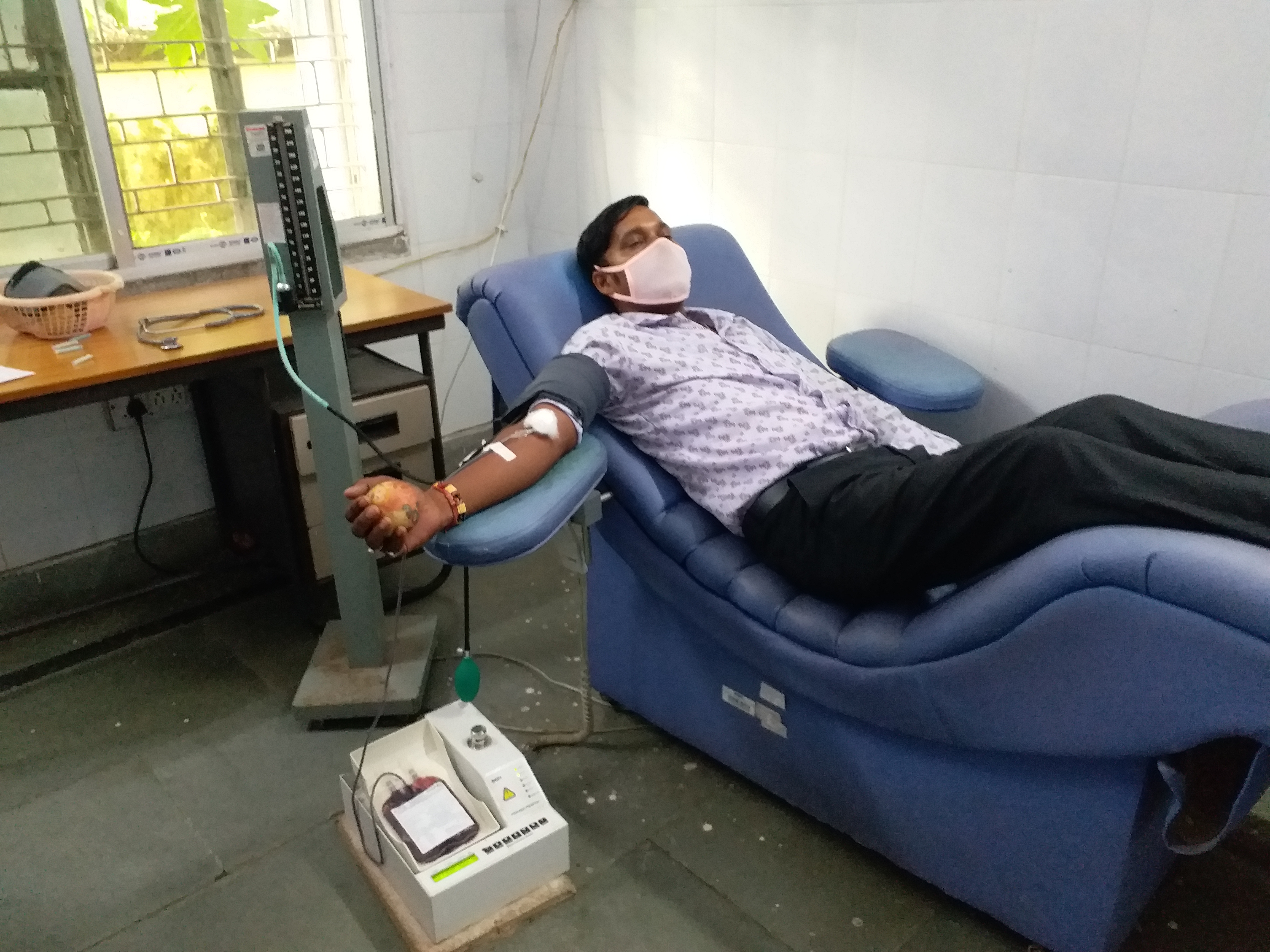 Government blood bank Dumka is one km from Phulo Jhano Medical College towards Collectorate