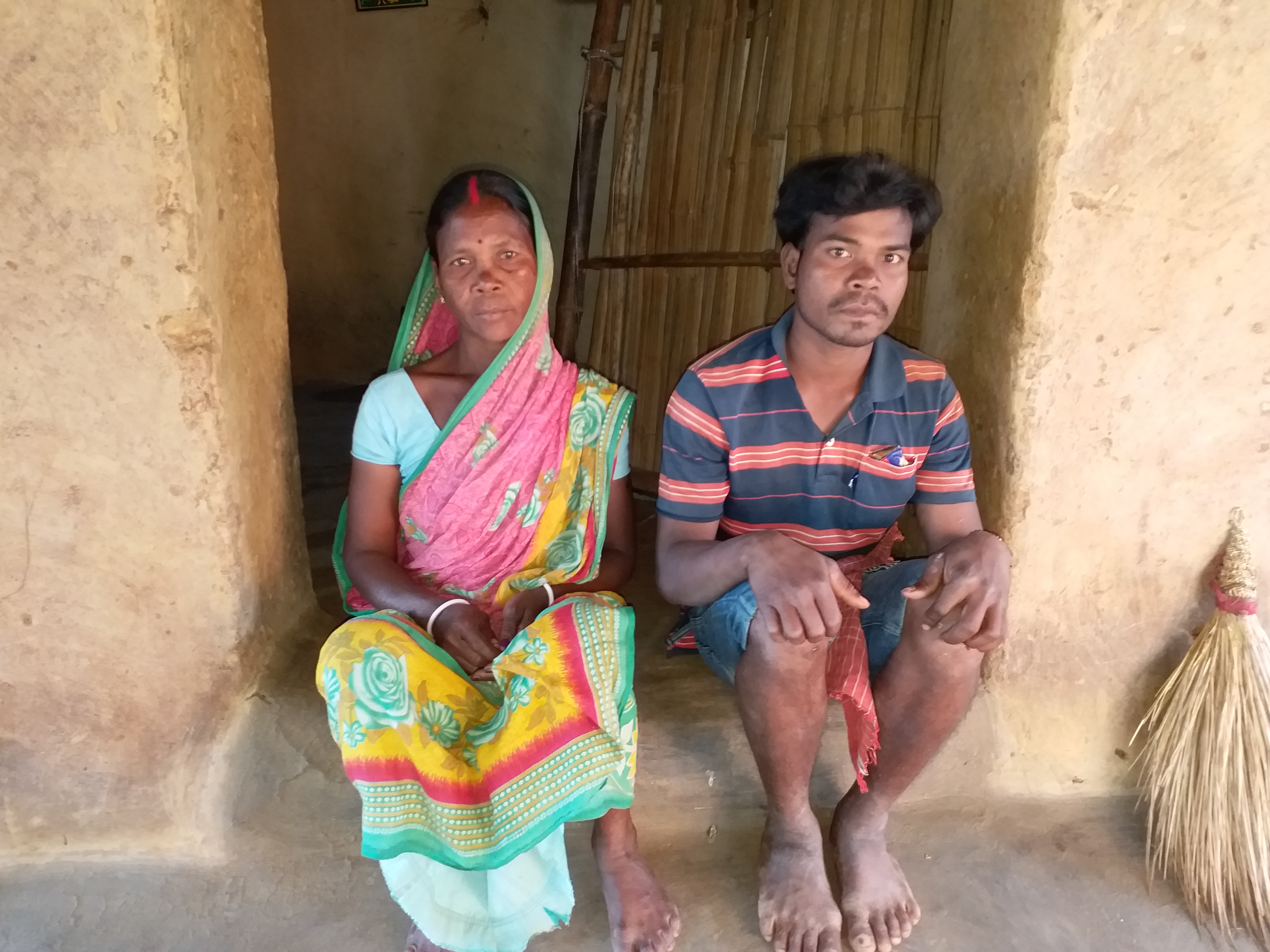 People of Primitive Tribe Pahadia In Dumka are not getting facilities