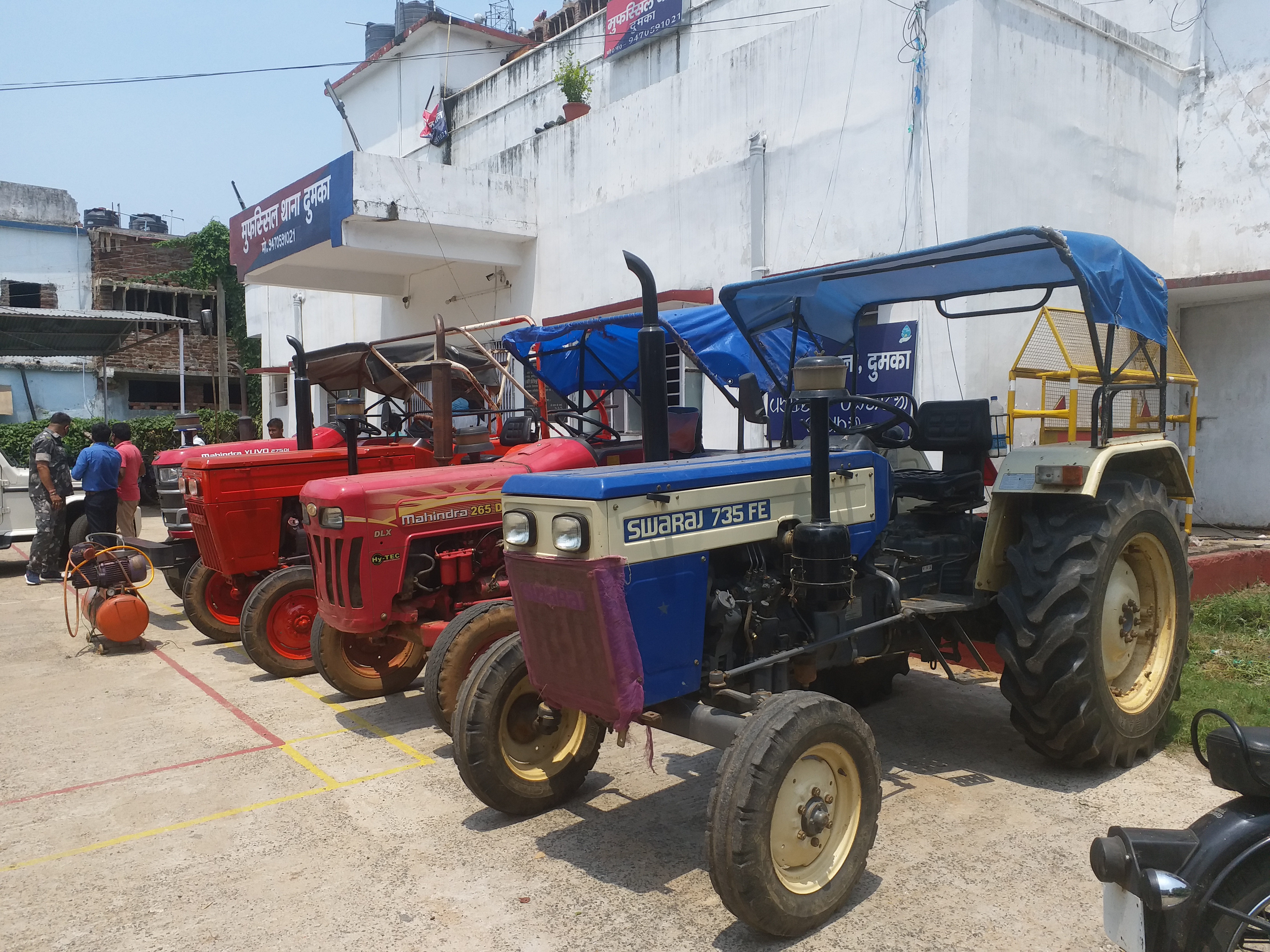 police caught tractor theft gang in Dumka