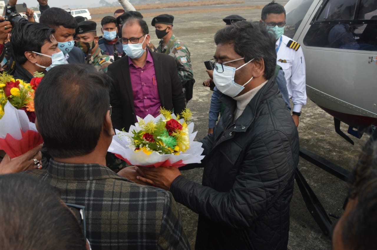 CM Hemant Soren reached Dumka for Republic Day program