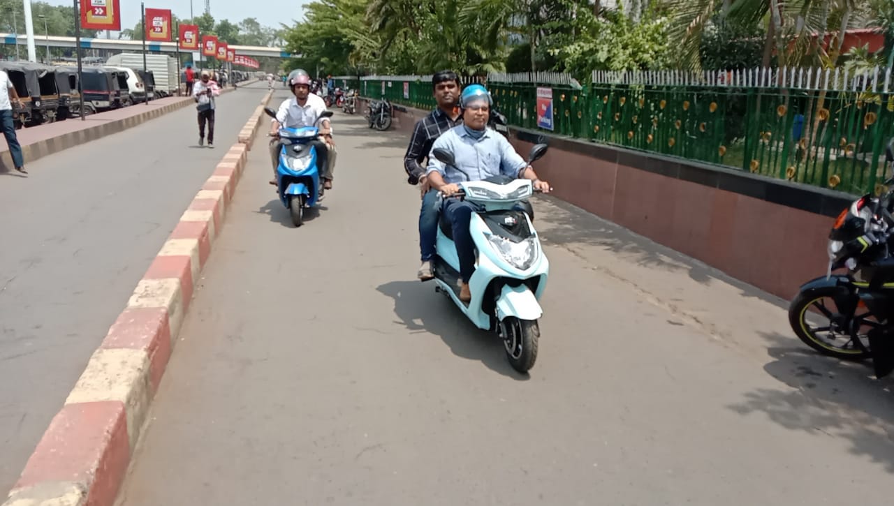 Chakradharpur Railway Division provides ebike facility to Tatanagar rail passengers