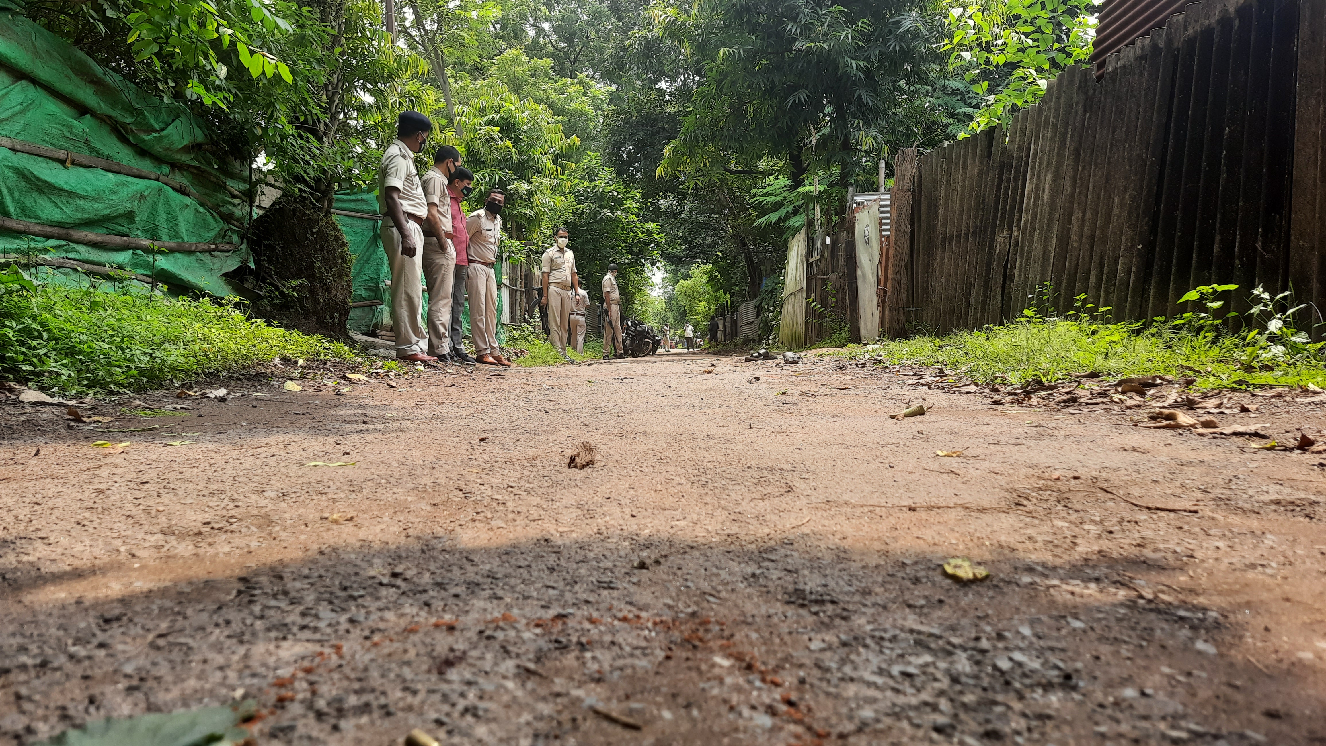 indiscriminately firing on ganja mafia in Bagbera jamshedpur