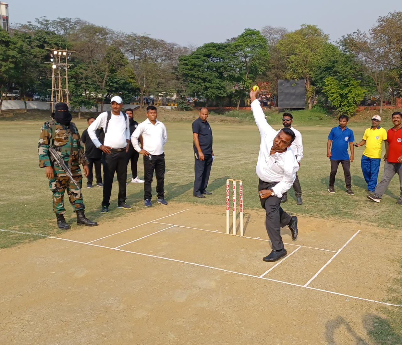 Health Minister Banna Gupta played cricket in Jamshedpur