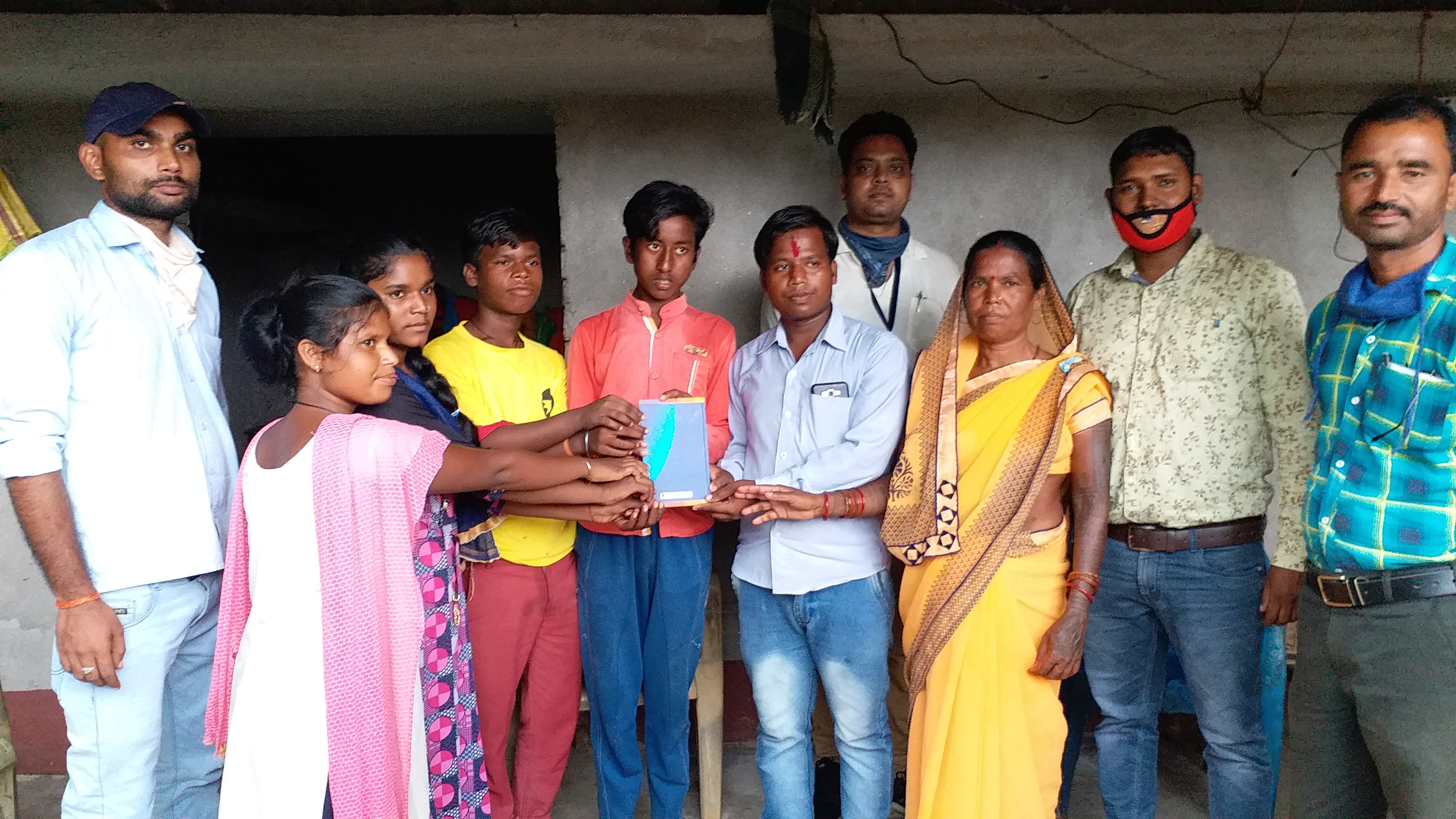 Neeraj Murmu of  giridih receives Diana Award, Child labor in Giridih, Neeraj Murmu fight against child labor in Giridih, गिरिडीह के नीरज मुर्मू को मिला डायना अवार्ड, गिरिडीह में बाल मजदूरी, गिरिडीह में बाल मजदूरी के खिलाफ लड़े नीरज मुर्मू