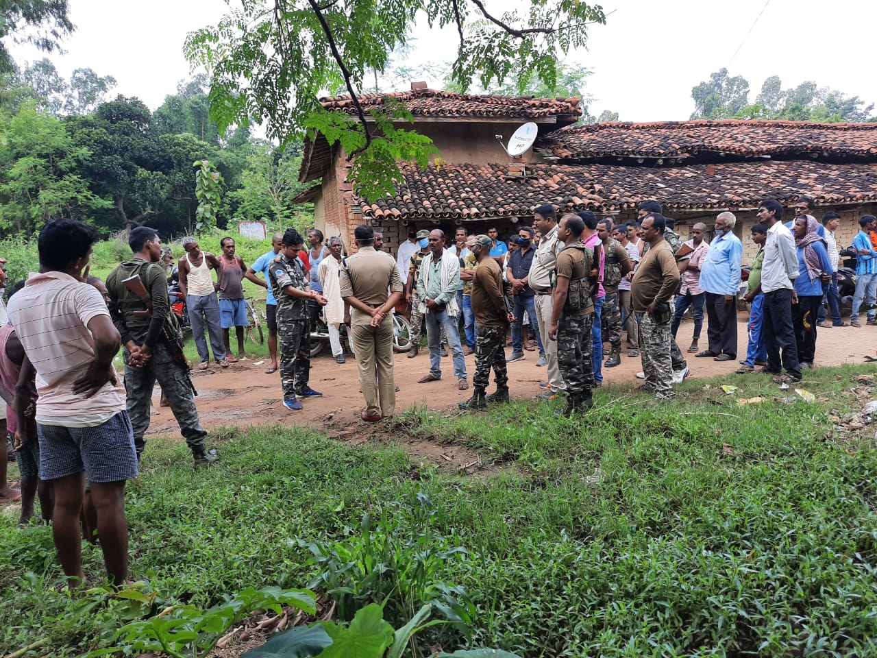 FIR registered in case of death of farmer in Giridih, Dead body found in farmer in Giridih, farmer killed in giridih, crime news of giridih, गिरिडीह में किसान की मौत मामले में प्राथमिकी दर्ज, गिरिडीह में किसान का खेत में मिला शव, गिरिडीह में किसान की हत्या, गिरिडीह में अपराध की खबरें