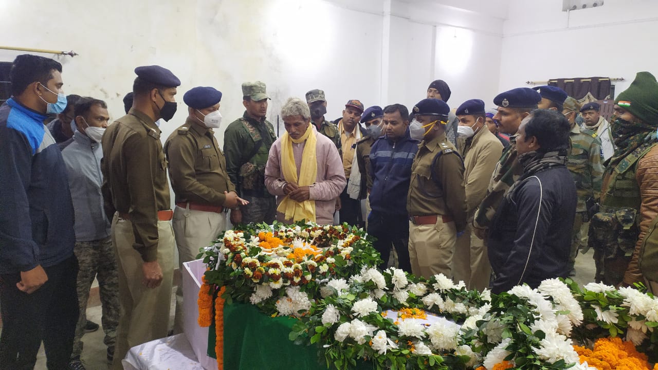 Martyr Duleshwar Pras last rites with state honors