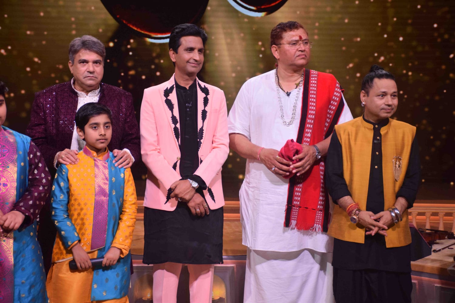 Atharv bakhshi hazaribag in reality show Swar Swarna Bharat Competition