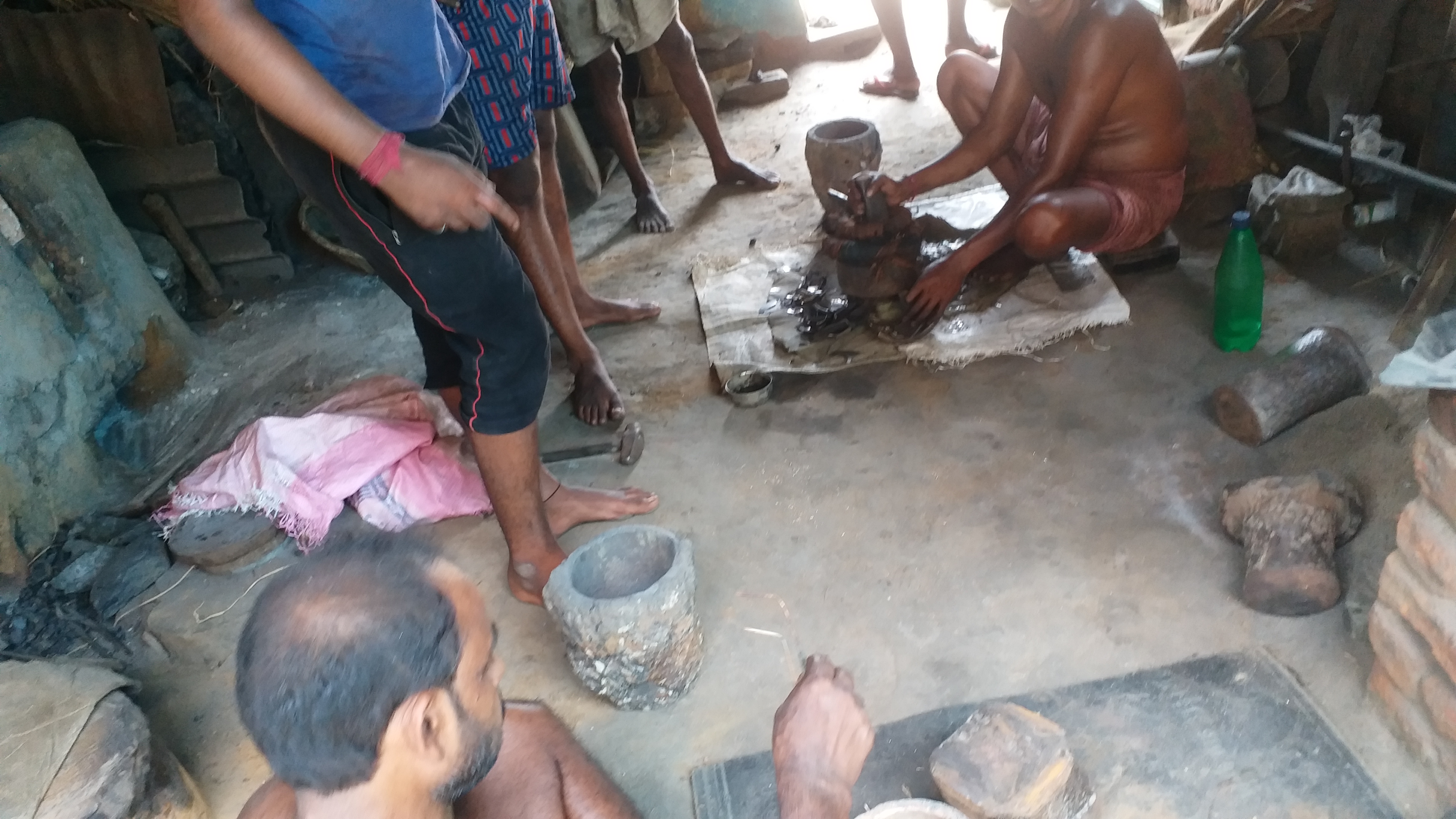 Amba village of Jamtara famous for artisans making bronze utensils
