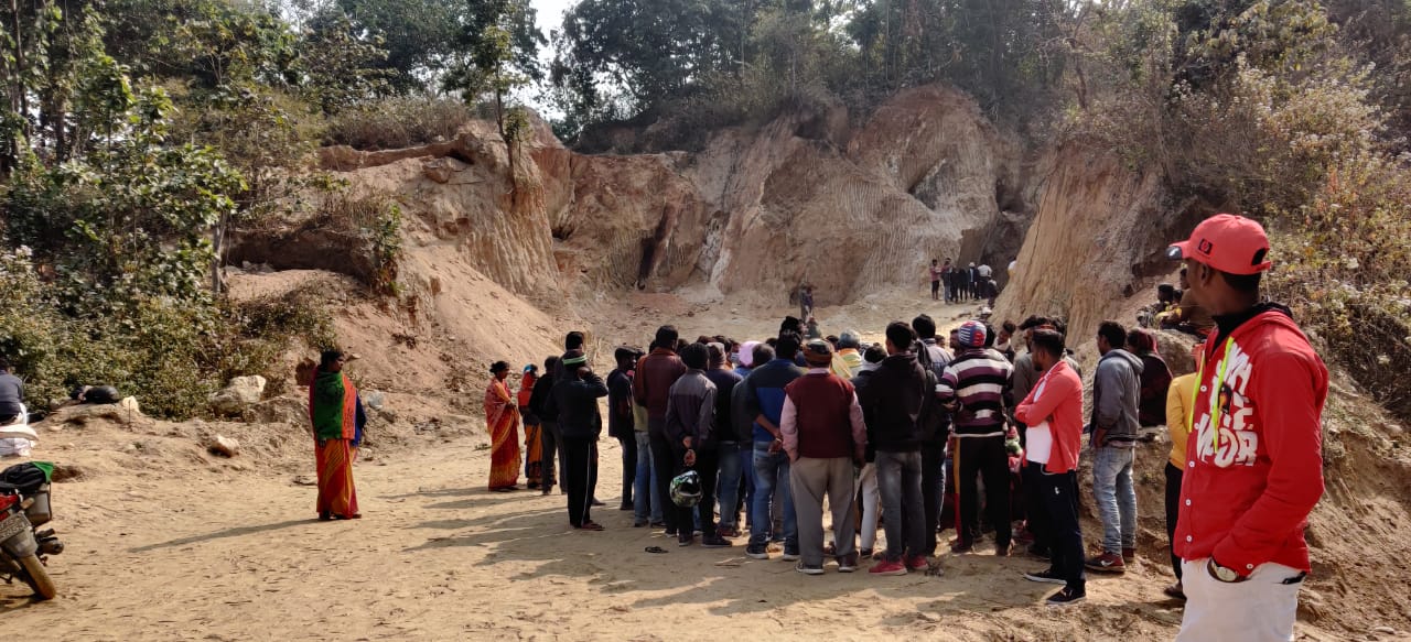 Six buried alive in J'khand as roof of mine collapses