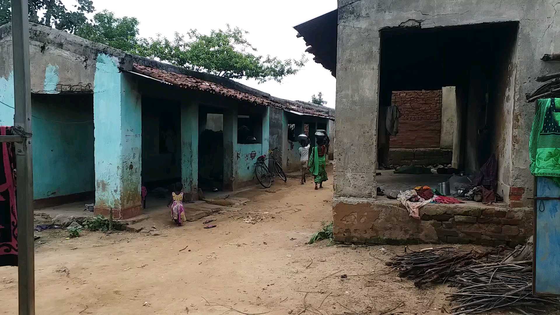 Latehar Bad situation of Birhor in Ichabar village of Dhankara Panchayat