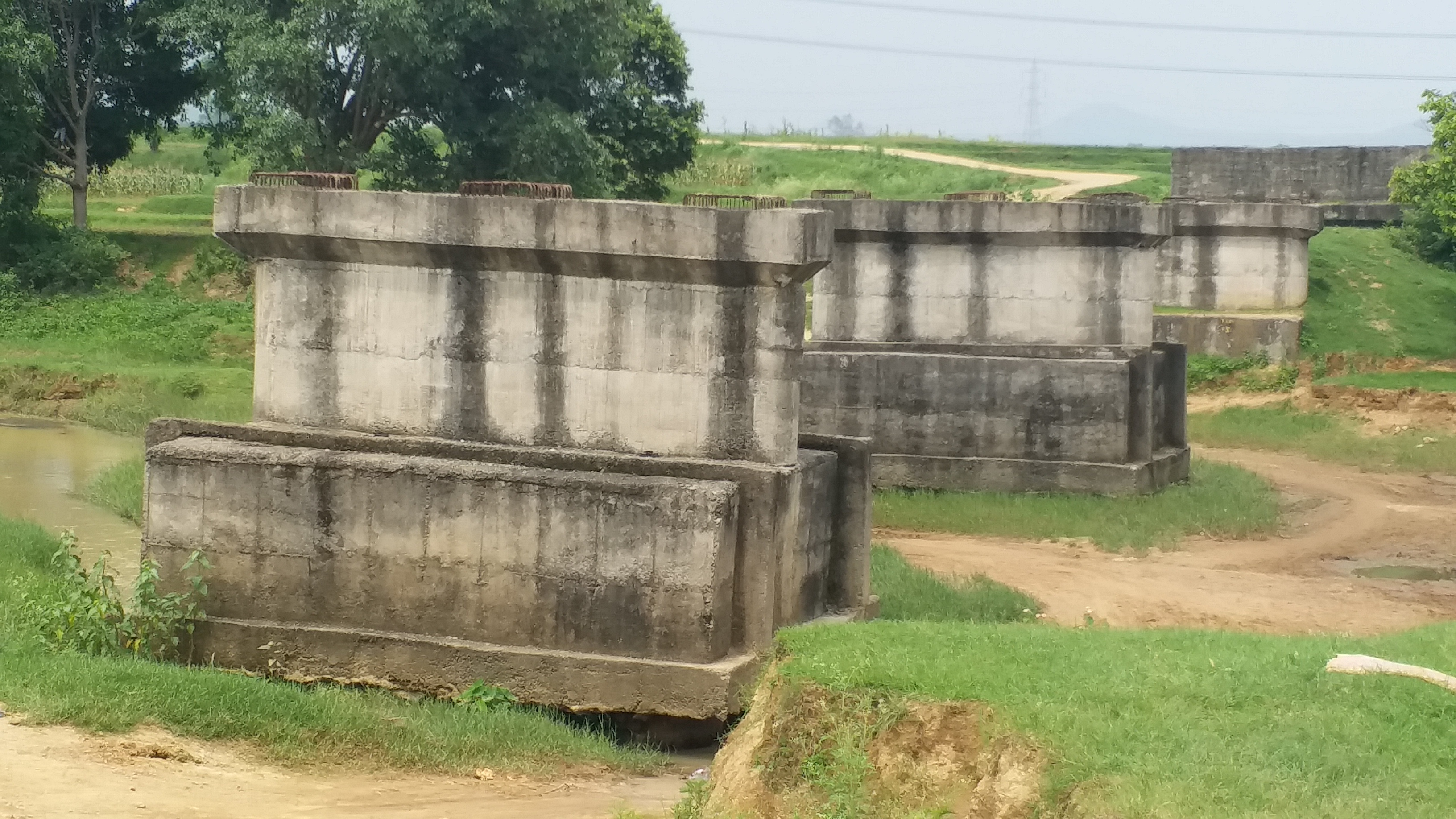 bridge over the river will be made in one year in Lohardaga