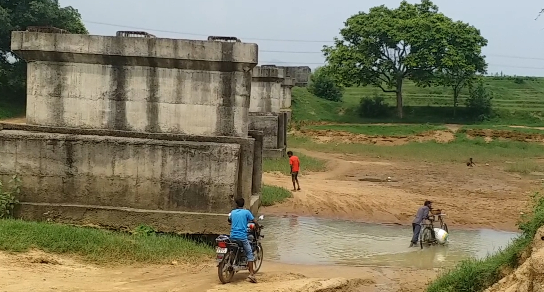 bridge over the river will be made in one year in Lohardaga