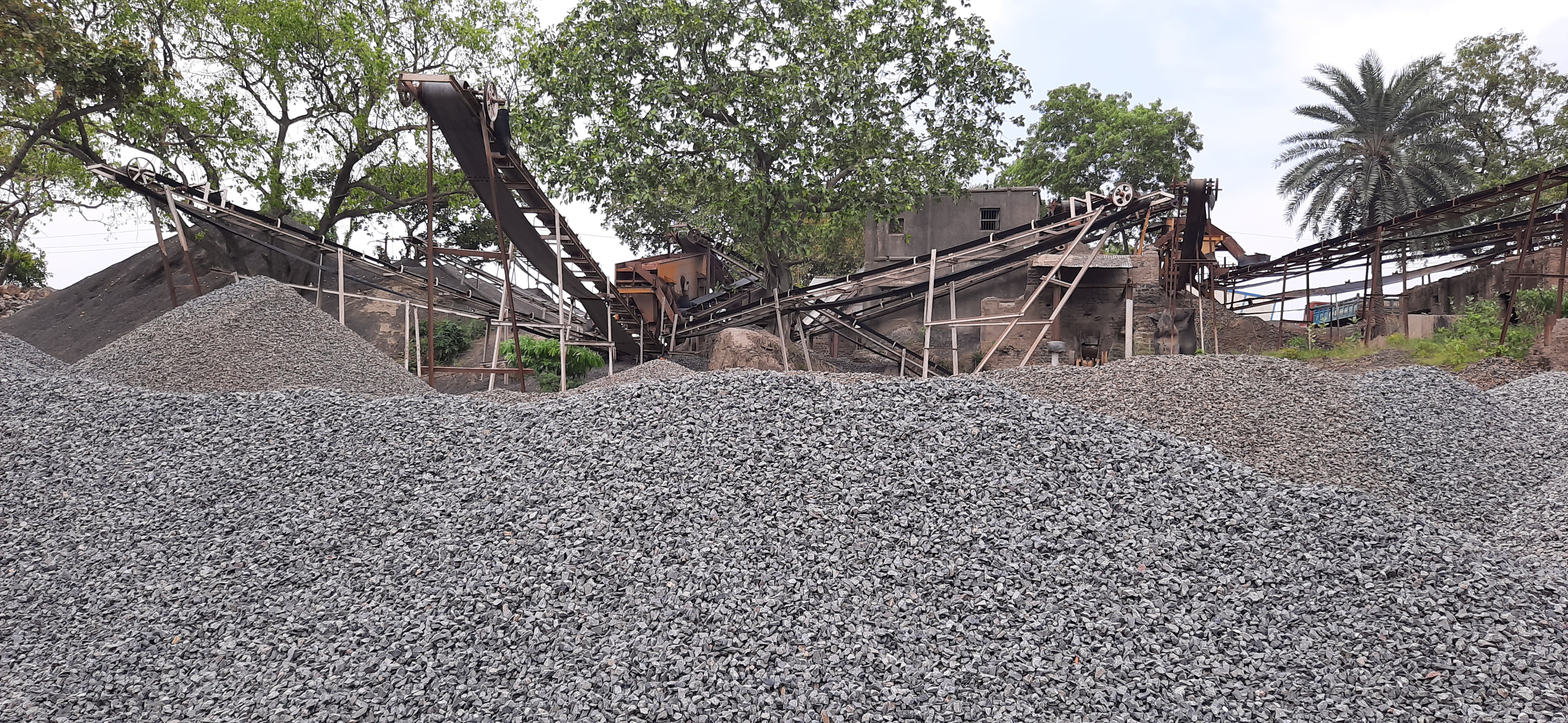 Traders closed stone business indefinitely in Pakur