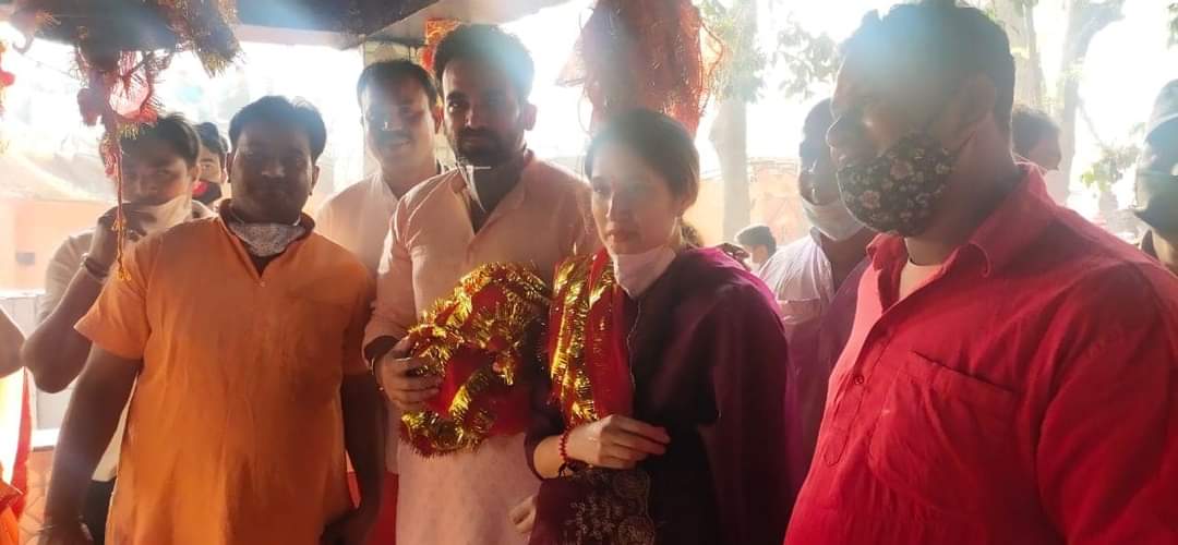 Former cricketer Zaheer Khan worshiped at Maa Chinnamastika temple in ramgarh