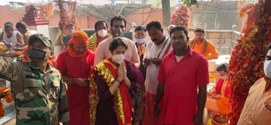 Former cricketer Zaheer Khan worshiped at Maa Chinnamastika temple in ramgarh