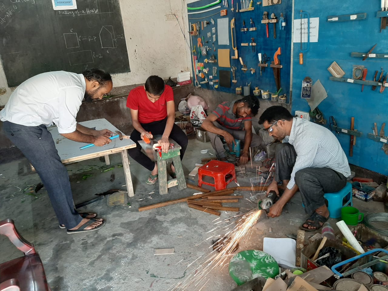 automatic sanitizer machine in ramgarh, news of skulasium organization ramgarh, skulasium organization made automatic sanitizer machine,  रामगढ़ में ऑटोमैटिक सेनेटाइजर मशीन, रामगढ़ स्कूलासियम ऑर्गेनाइजेशन की खबरें, स्कूलासियम ऑर्गेनाइजेशन ने ऑटोमैटिक सेनेटाइजर मशीन बनाई