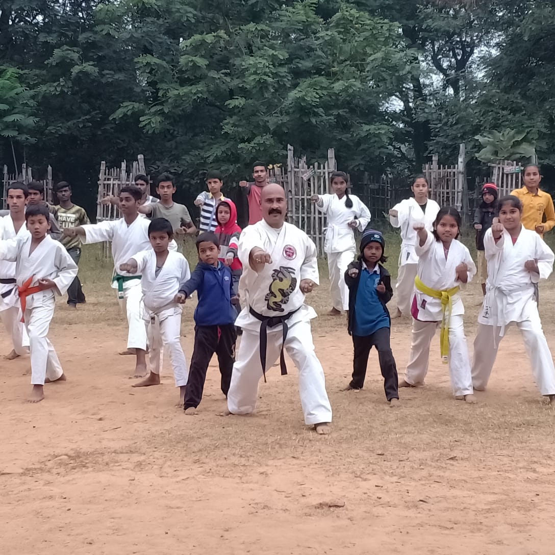 MLA Amba Prasad honored martial arts Pramod in ramgarh